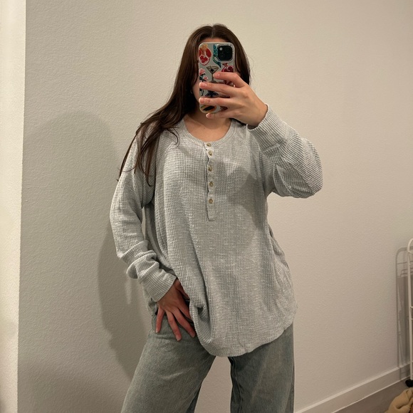 American Eagle Outfitters Light Gray Henley Long Sleeve - Picture 2 of 5